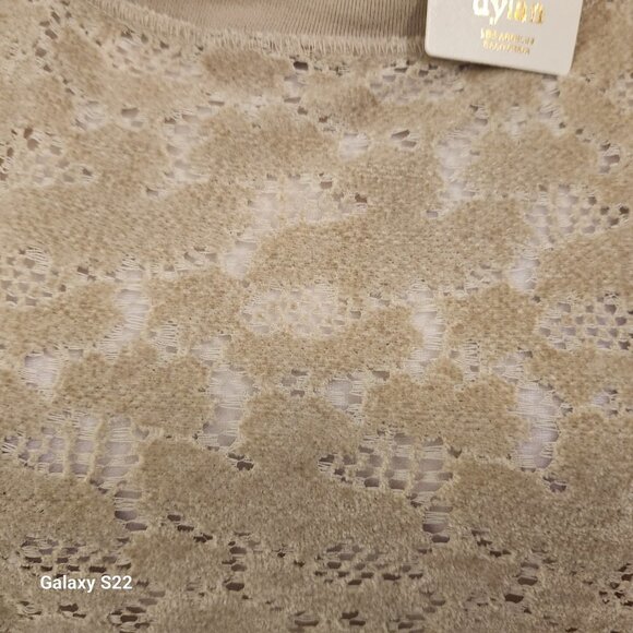 Dylan Developed by True Grit Top Tan Sweater. Small NWT - Picture 4 of 8